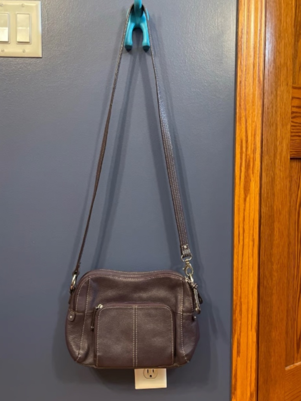 Tignanello Crossbody - Picture 2 of 8